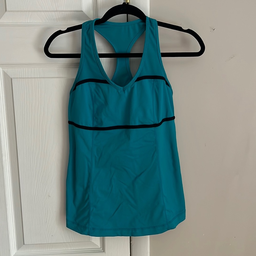 Lululemon workout top with built in sports bra